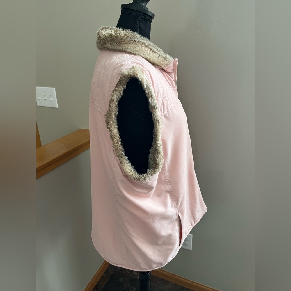 Women's Koret pale pink faux fur lined sleeveless zippered vest. Size XL - Picture 2 of 11